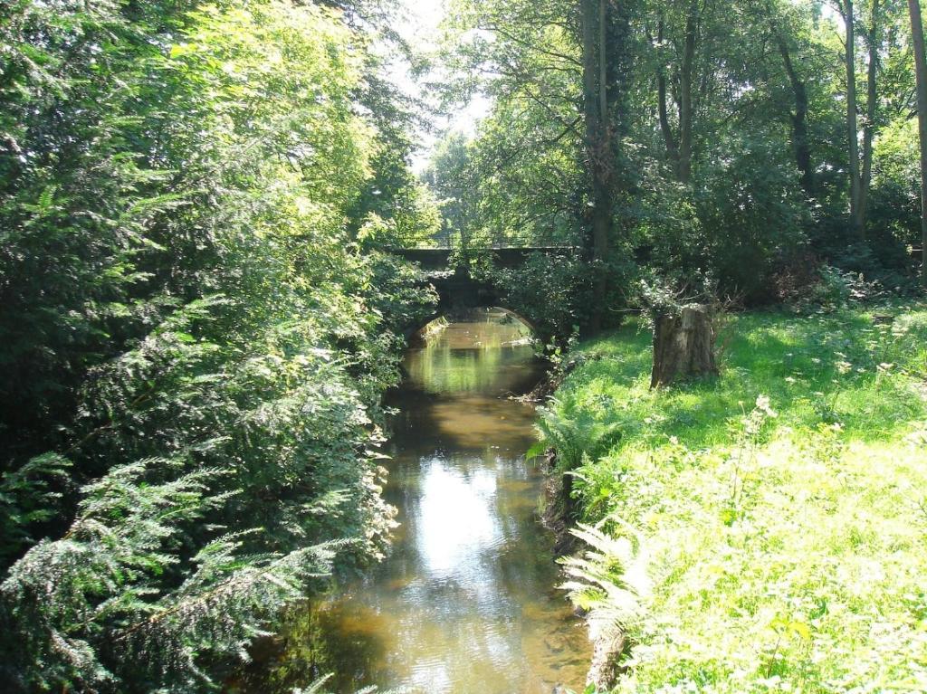 Deanwater Hotel ウィルムスロウ エクステリア 写真